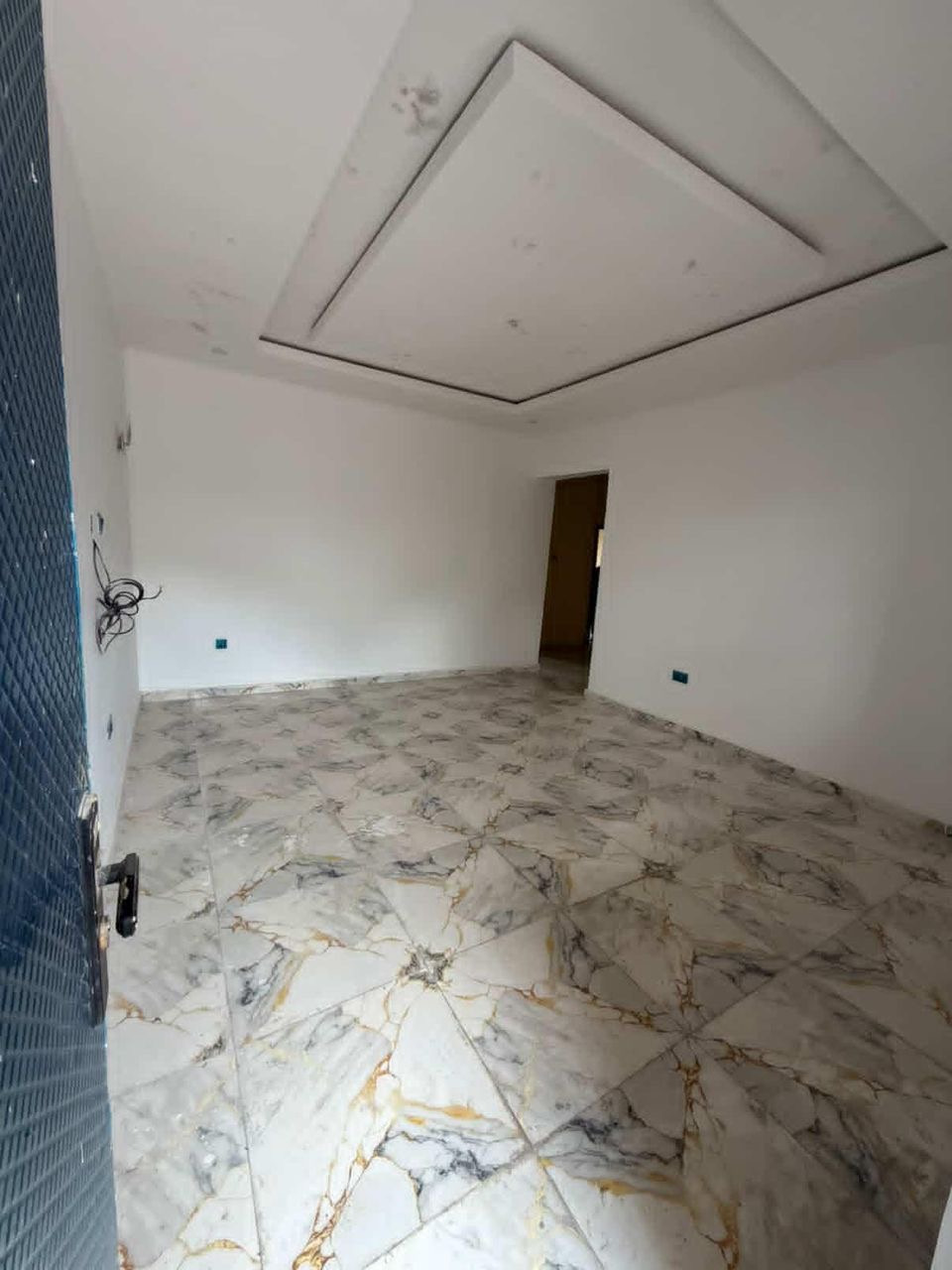 Standard 3-bedroom apartment in Oron ro…